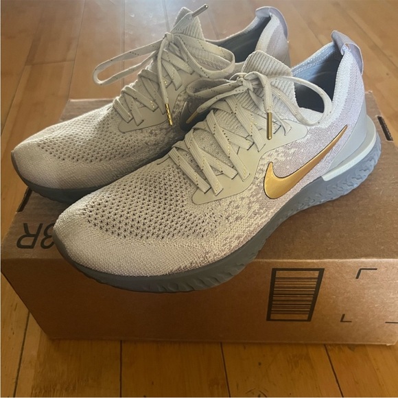 Nike Epic React Women’s 9 - Picture 2 of 10